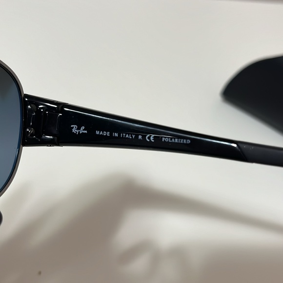 Ray-Ban Sunglasses - Picture 7 of 9